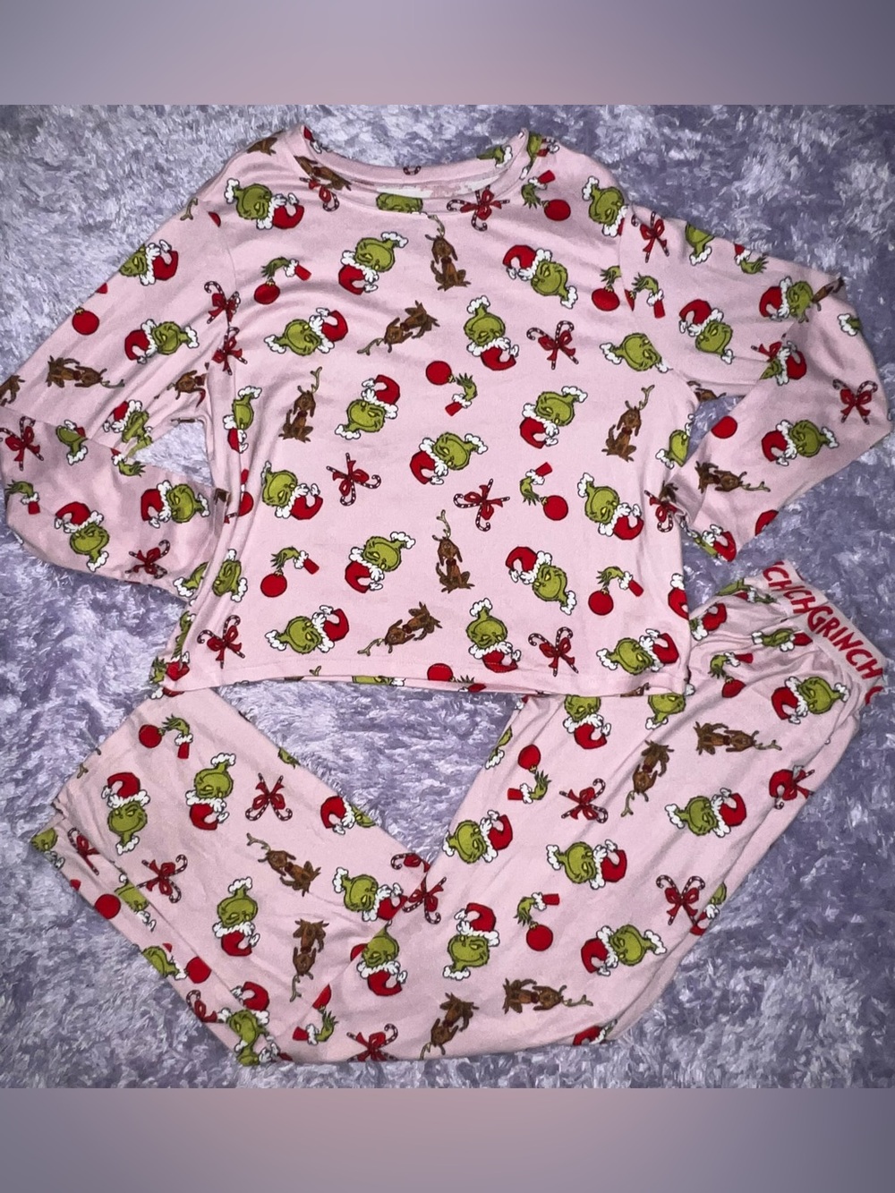 Woman's 2 pc grinch pajama set sz. M